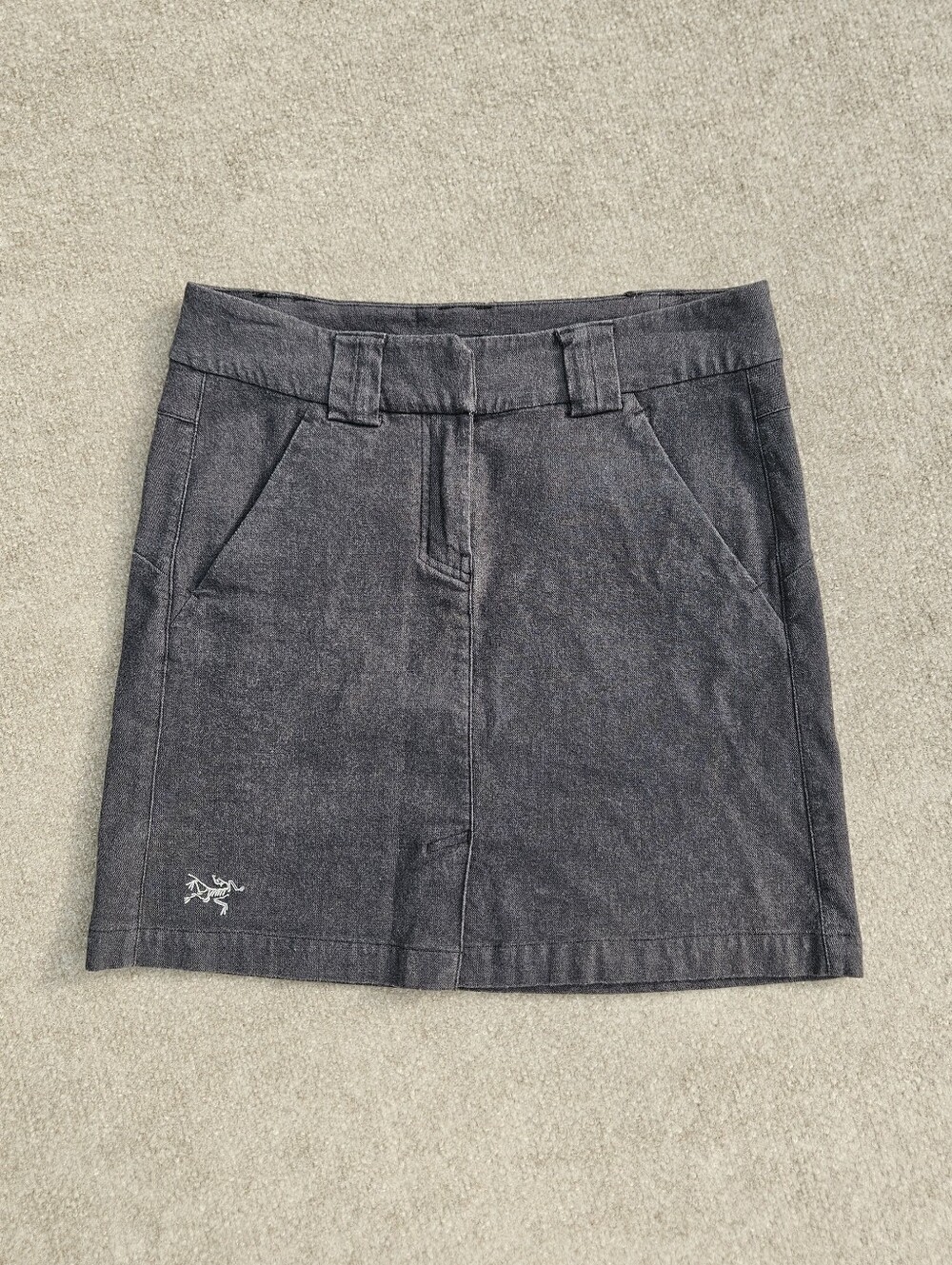 Arc'teryx Reia Dark Gray Wool Cotton Blend Trim Fit Skirt Size 2 with Pockets